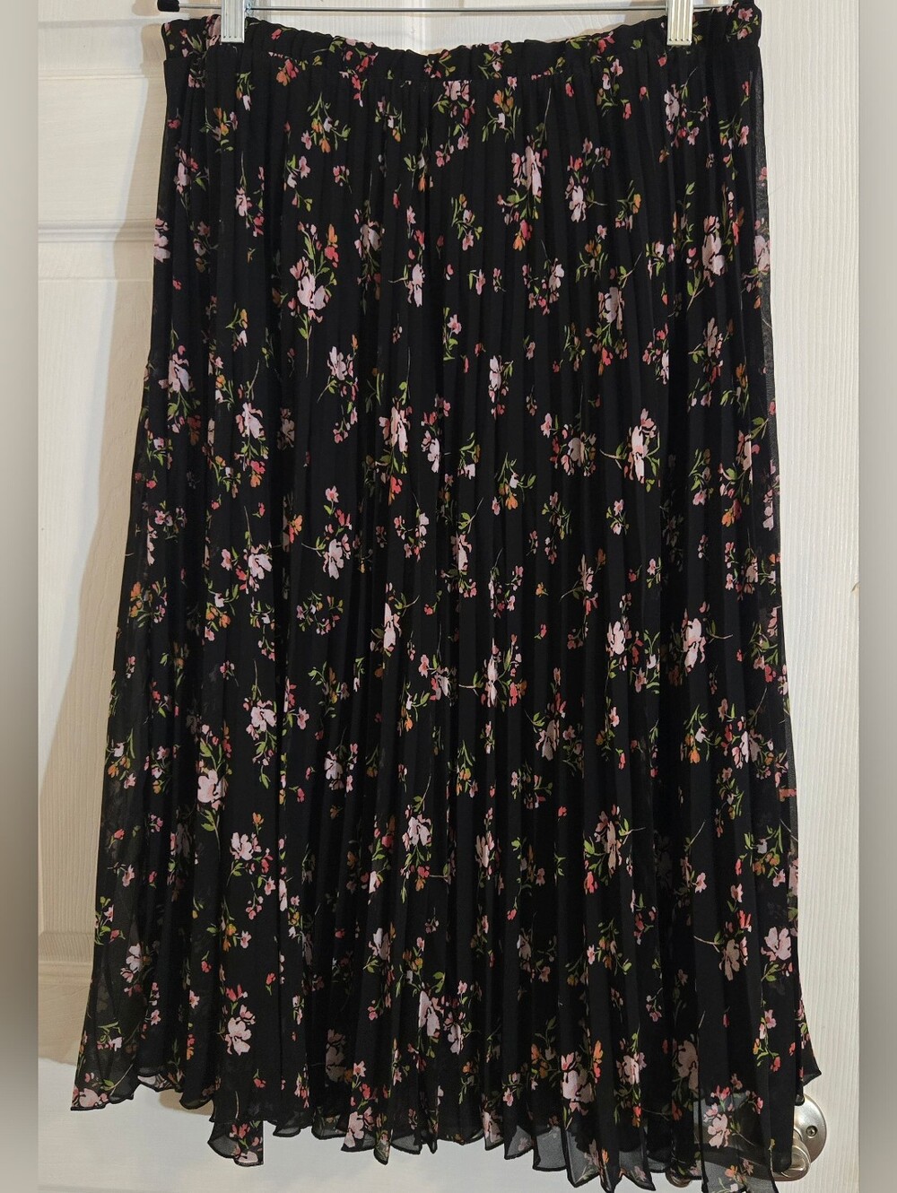 Vince Camuto Black Pleated Midi Skirt with Pink & Green Floral Print